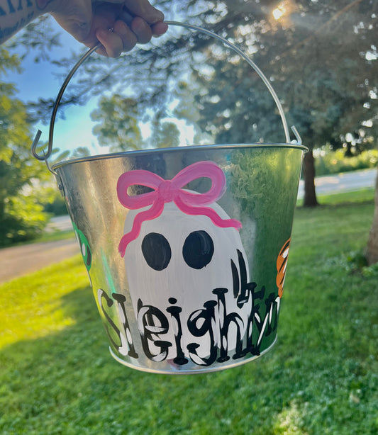 HALLOWEEN TRICK OR TREAT BUCKETS